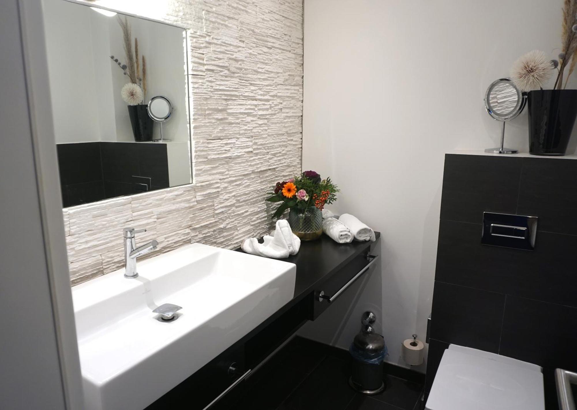 Hotel Bucheneck Линц ам Рейн Екстериор снимка